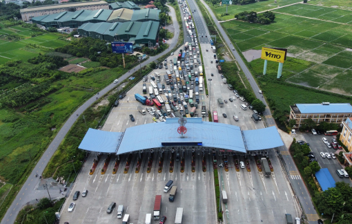 Bỏ quy định buộc tài xế phải nạp 50% tiền phí vào tài khoản