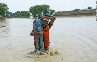Lũ quét trong trân mưa lớn ở Pakistan, 549 người thiệt mạng