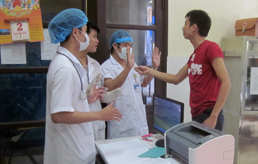 Không thể bảo vệ y bác sĩ chỉ bằng nút gọi khẩn cấp