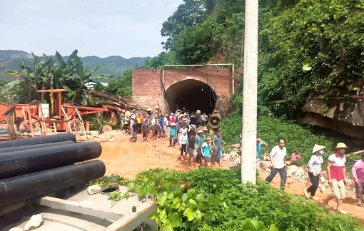 Đất sụt, nhà nứt toác ở thủ phủ khoáng sản xứ Nghệ