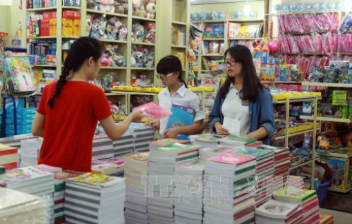 Chính phủ chốt dùng ngân sách mua sách giáo khoa cho học sinh mượn