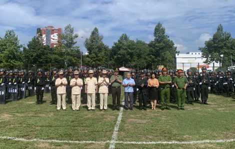 Công an TPHCM ra mắt Trung đoàn Cảnh sát Cơ động dự bị chiến đấu
