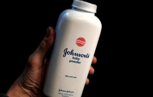 Bị kiện có chất gây ung thư, Johnson & Johnson ngừng bán phấn rôm cho trẻ em trên toàn cầu