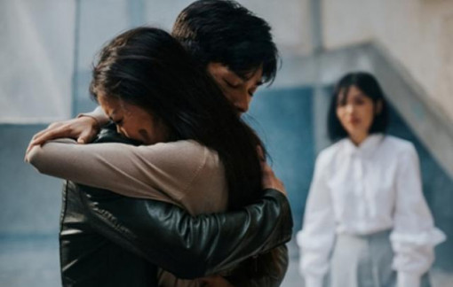 Tôi quen người có vợ và bị đánh ghen, làm sao để chuyện này đừng tái diễn?