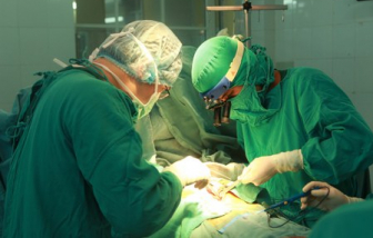 Nguy cơ ngưng mổ tim ở nhiều bệnh viện, Bộ Y tế nói gì?