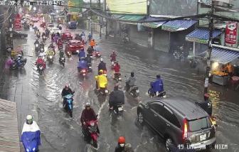 TPHCM: Nhiều tuyến đường ngập nặng sau cơn mưa đầu tuần