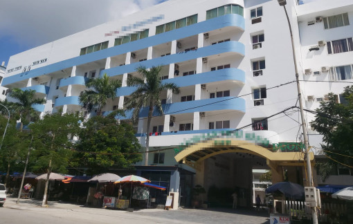 Bé 10 tuổi tử vong thương tâm trong bể bơi khách sạn