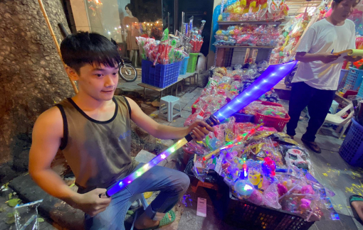 Phố Hàng Mã vắng đồ chơi trung thu truyền thống