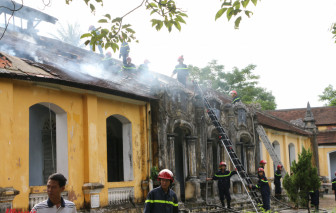 Đang cháy lớn ở Bảo tàng Lịch sử cách mạng Thừa Thiên-Huế
