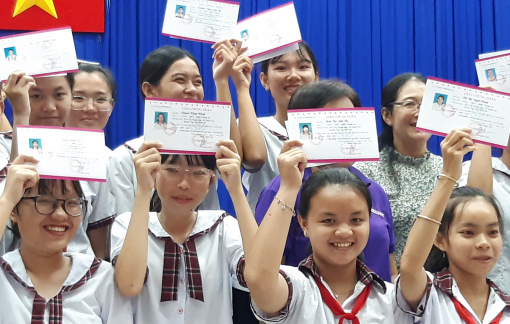 Báo Phụ Nữ khởi động chương trình học bổng "Nữ sinh hiếu học, vượt khó lần thứ 31"