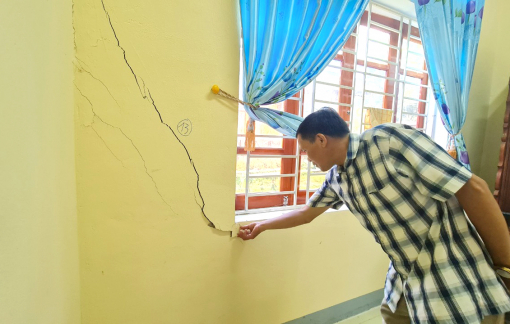 Loay hoay tìm nguyên nhân đất sụt, nhà nứt toác ở thủ phủ khoáng sản để yên dân