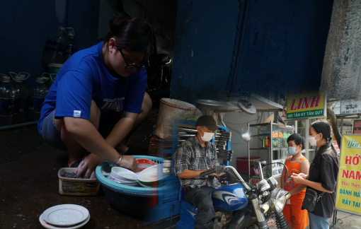 Clip: Tìm chữ trong cái nghèo