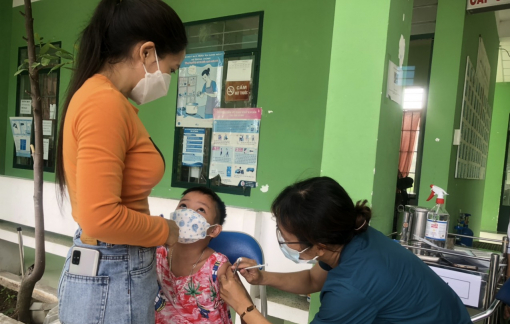 Khánh Hòa bác thông tin học sinh không tiêm vắc xin COVID-19 không được đến trường