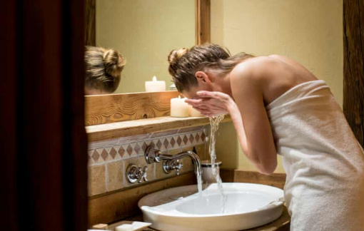 Mỹ: Phụ nữ ở tuổi 40 cảm thấy kém hạnh phúc nhất của cuộc đời