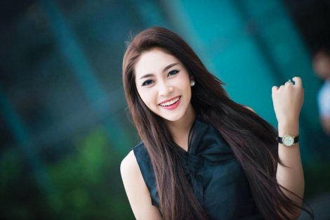 Sau 5 năm bị tố vô ơn, Hoa hậu Đặng Thu Thảo xin lỗi NTK Võ Việt Chung