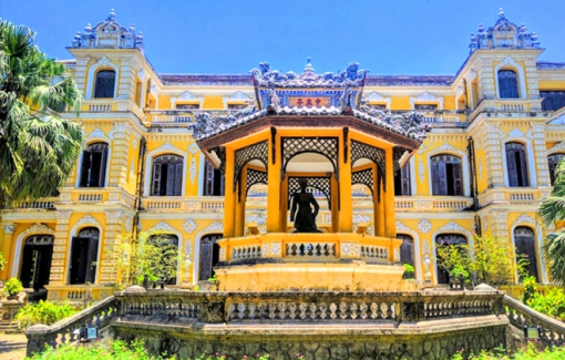 Pháp tài trợ tu bổ mái di tích Khải Tường Lâu tại Huế