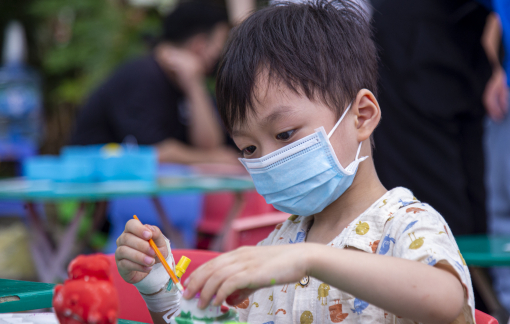 Trung thu yêu thương 2022: Xoa dịu nỗi đau, khích lệ tinh thần các em nhỏ bệnh tật