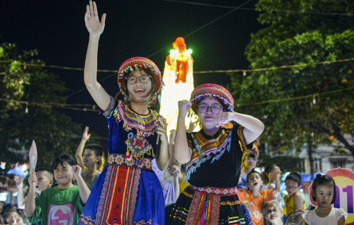 Không khí náo nhiệt "Trung thu sớm" ở Thành Tuyên