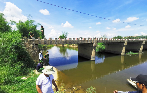 Môt học sinh lớp 5 té cầu tử vong thương tâm