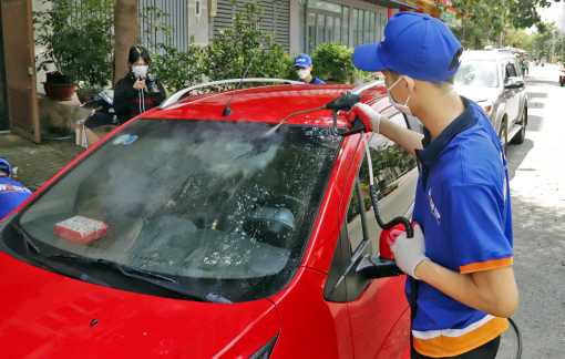 Đến tận nhà rửa xe với chỉ 3 lít nước