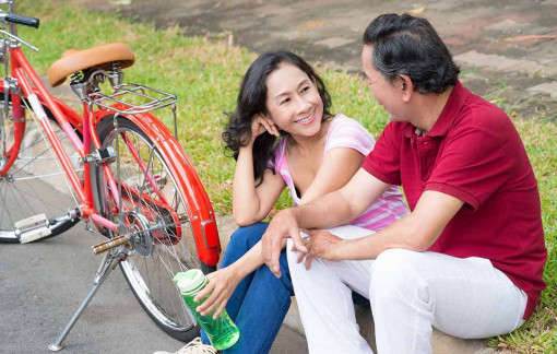 Chồng đòi về quê để... tránh xa người đàn bà theo đuổi anh