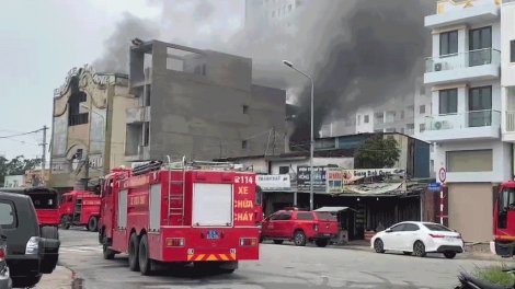Cháy quán karaoke ở Bình Dương, 12 người tử vong