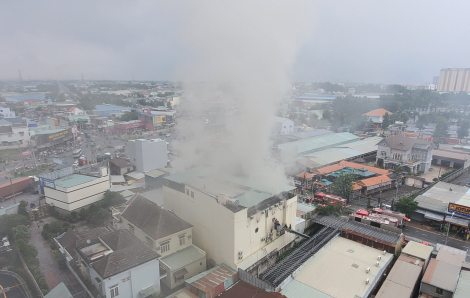 Cháy quán karaoke ở Bình Dương: Đã có 23 người chết, nhiều người chấn thương sọ não, gãy cột sống