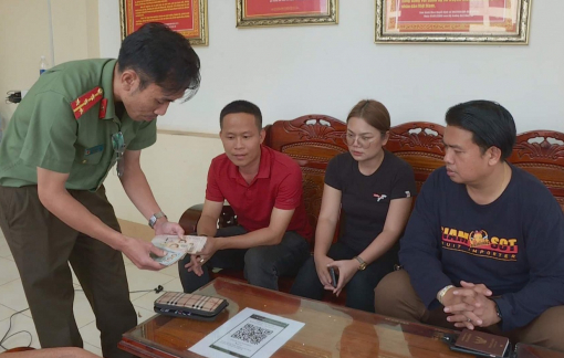 Du khách Thái Lan nhận lại hơn 50 triệu đồng đánh rơi