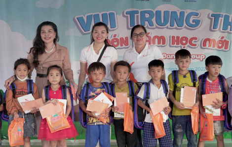 Quỹ Từ thiện Kim Oanh tặng quà Trung thu học sinh và thiếu nhi tỉnh Đắk Lắk trị giá gần 1 tỷ đồng