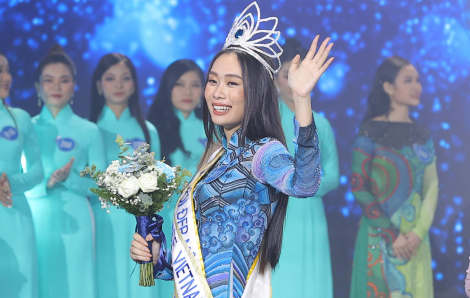 Hoa hậu Ban Mai: Từ đứa trẻ khó đọc đến sinh viên xuất sắc tại Mỹ