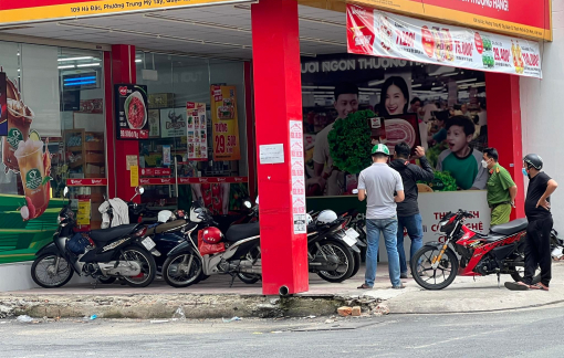 Đã bắt giữ nghi phạm dùng súng cướp cửa hàng tiện lợi ở TPHCM