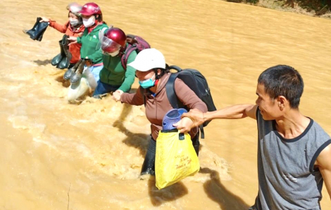 Hàng ngàn hộ dân vùng cao Nghệ An bị cô lập do sạt lở đất
