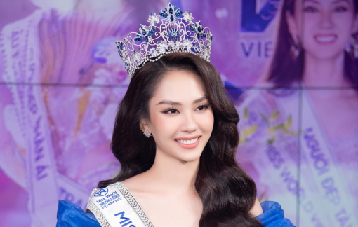 Hoa hậu Mai Phương bán đấu giá vương miện sau 1 tháng đăng quang