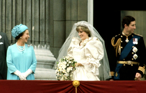 Công nương Diana và Nữ hoàng Elizabeth II: Hai người phụ nữ đặc biệt của nước Anh