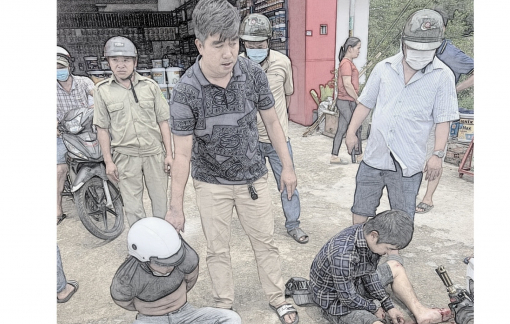 Đang dự đám tang, thượng úy CSGT tóm gọn 2 kẻ cướp dây chuyền