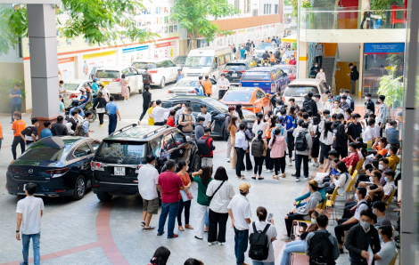 Tân sinh viên HUTECH rộn ràng trong ngày đầu nhập học