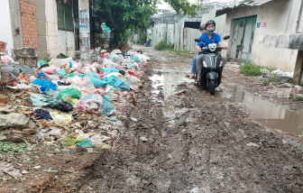 Hẻm 236 An Dương Vương, quận 8: Dọn xong, lại đầy rác