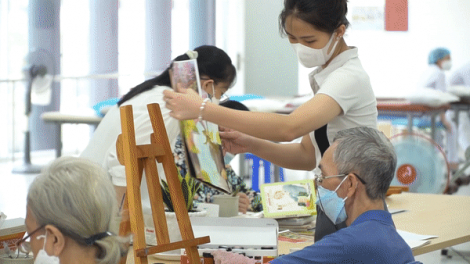 Clip: Lớp học vẽ tranh “độc lạ” tại Bệnh viện An Bình
