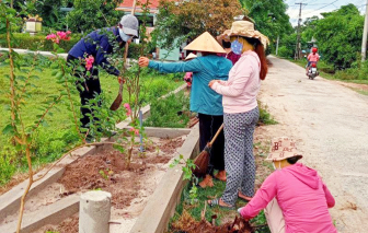Đường hoa phụ nữ bên phá Tam Giang và Ngôi nhà xanh của Hội