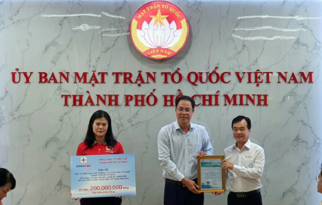 EVNHCMC ủng hộ 200 triệu đồng cho Quỹ “Vì biển đảo quê hương - Vì tuyến đầu Tổ quốc”