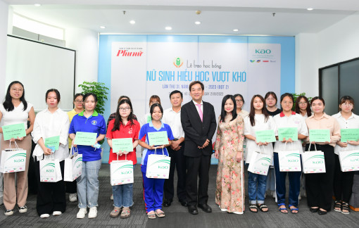 Học bổng "Nữ sinh hiếu học vượt khó": Càng khó khăn, tiếp sức càng lớn