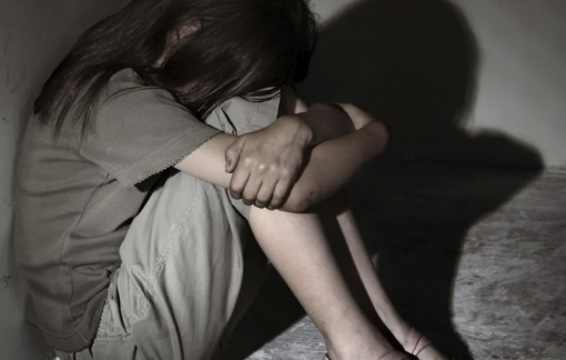 Nữ sinh 11 tuổi bị xâm hại đến mang thai