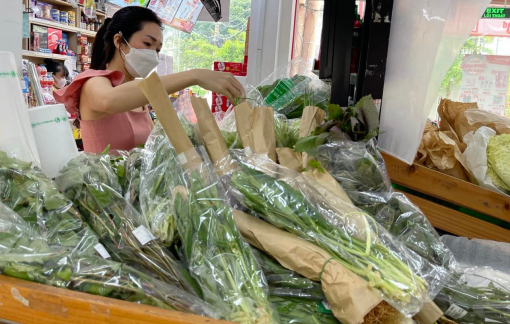 QLTT kiểm tra rau, củ, quả trôi nổi sau bê bối gian lận của các chuỗi bán lẻ