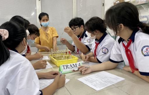 Giáo viên "toát mồ hôi" khi dạy môn tích hợp