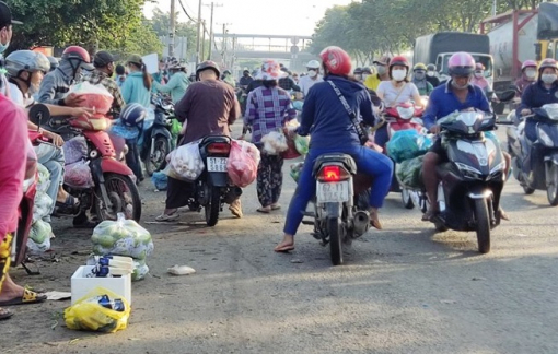 Chợ đầu mối Thủ Đức “kêu cứu” vì chợ tự phát