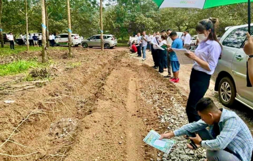 Lại xuất hiện clip bán đất như bán rau ở Bình Phước