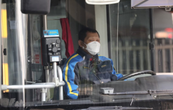 Tài xế xe buýt ở Bắc Kinh phải đeo vòng tay theo dõi cảm xúc