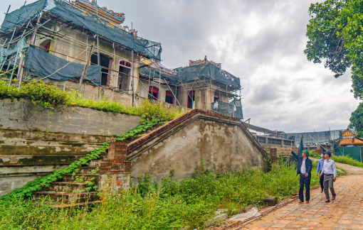 Di tích cố đô Huế phập phồng trước bão số 4