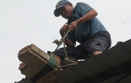 16g chiều nay, bão số 4 cách Đà Nẵng khoảng 300km