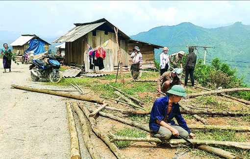 Chạy nạn lở đất ở vùng cao Nghệ An